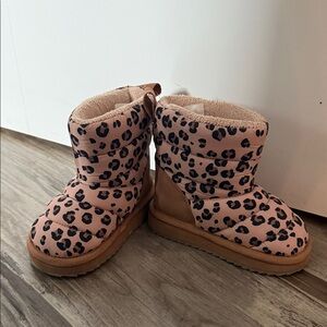 H&M toddler cheetah print snow boots SZ 7.5/8